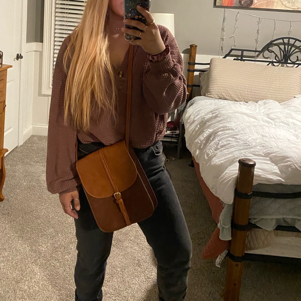 • vintage crossbody